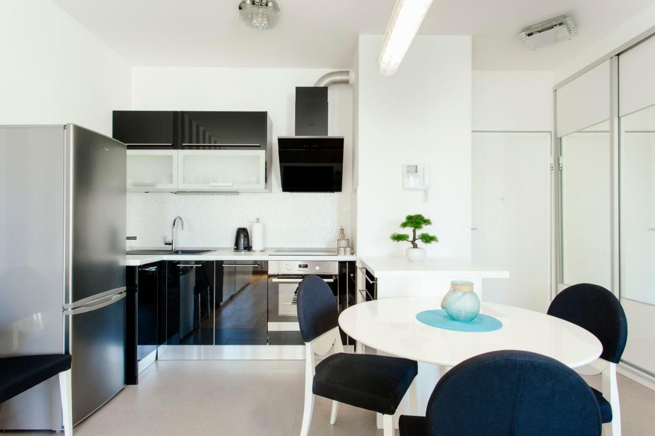 New Luxury Apartment Nives On Seaside Split Ngoại thất bức ảnh